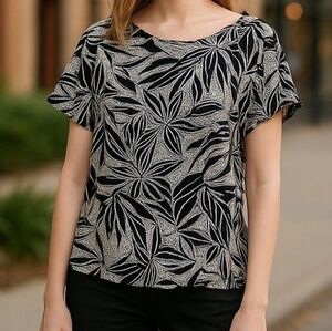 Como blu Top Size 2X Black And White Cold Shoulder Stretch